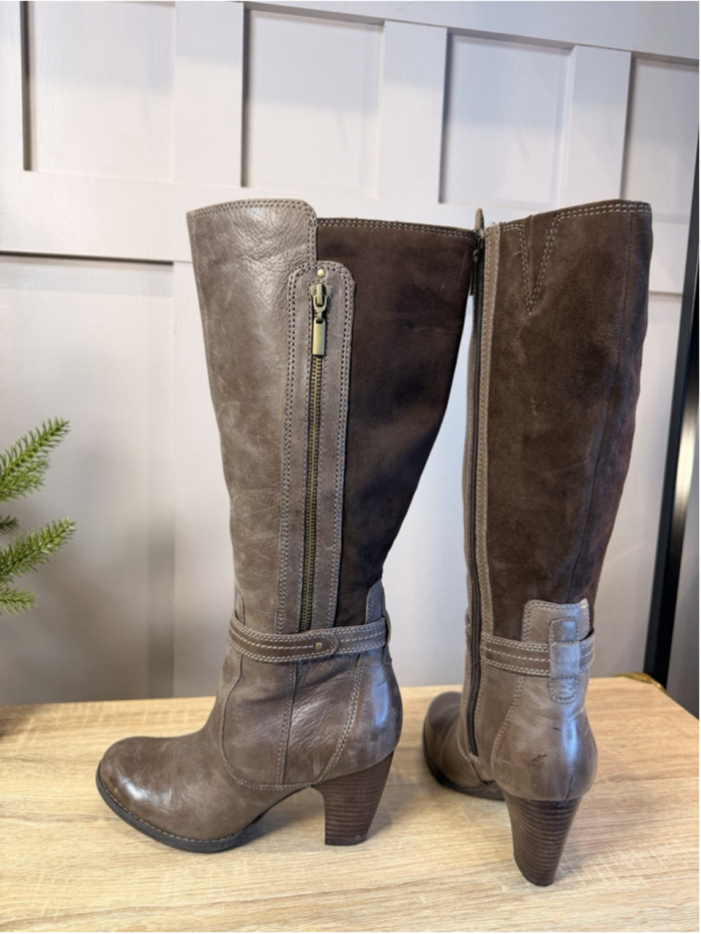 Clarks Brown Leather & Suede Knee High Boots Sz 7.5 Block Heel Zip Riding Style